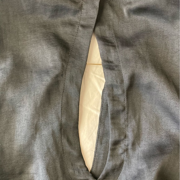 GUESS Women's Sleeveless Felicity Ball Point Women Top - Picture 13 of 14